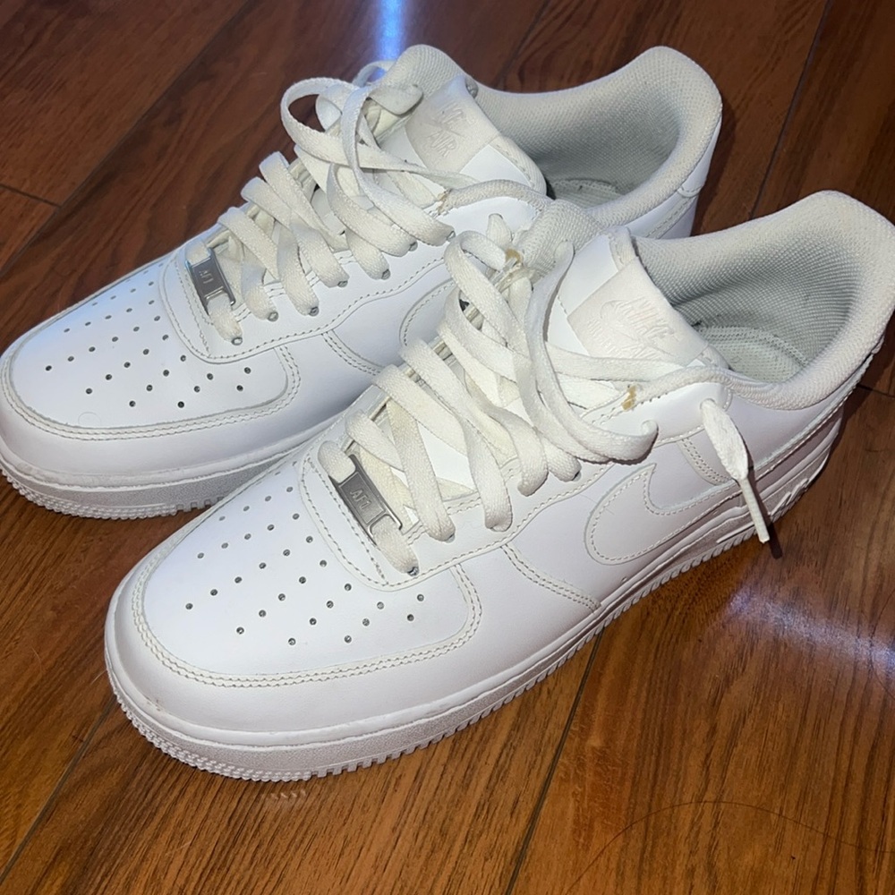 White AF1s